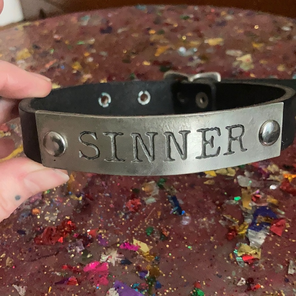 Sinner collar